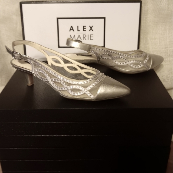Alex Marie low silver high heel shoe w/back adjustable back strap - Picture 5 of 8